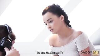 Tini csaj és az vén krapek