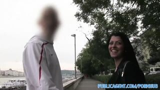 Magyar amatőr tini lány pénzért szexel