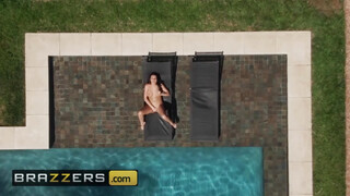 BRAZZERS - Jolee Love a hatalmas didkós fiatal lány