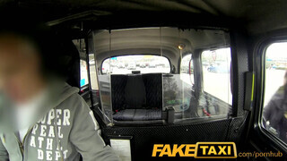 FakeTaxi - a pici lopós barna csajszi megbánja amit tett