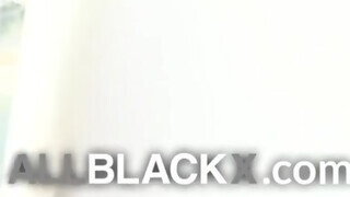AllBlackX - Lala Ivey a méretes tőgyes tini