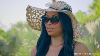 Bethany Benz a szexmániás latina milf - Brazzers