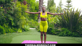 TeamSkeet - fitness fekete lány kefélni akar