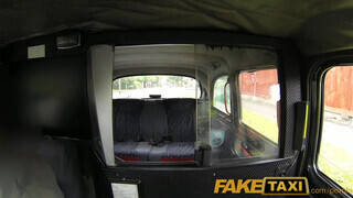 FakeTaxi - Felborotvált fejű punk lány megrakva