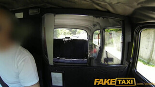 FakeTaxi - Rio Lee a méretes tőgyes fekete csaj