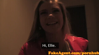 FakeAgent - fullos sportos csajszi a castingon