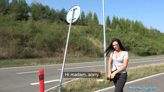 Méretes keblű tini csajszi pénzért baszik - Public Agent