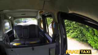 Fake Taxi - Brooke Jameson hátsó bejáratba dugva