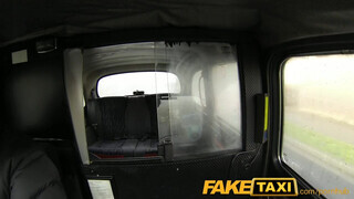 FakeTaxi - Világos Szőke méretes seggű csajszi meghágva