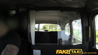 FakeTaxi - ártatlan pici tini lány és a vastag dákó
