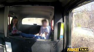 Fake Taxi - 19 éves tini csaj baszni akart