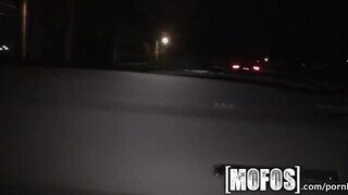 Mofos - Indigo Augustine a hatalmas mellű tini