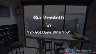 Gia Vendetti a szexy hosszú combú latin