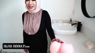 Hijab Hookup - Tokyo Lynn a szőrös puncis házastárs