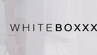 WhiteBoxxx - nyuszinak öltözött csajszi megrakva
