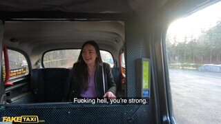 Fake Taxi - Nataly Gold kefél a taxissal