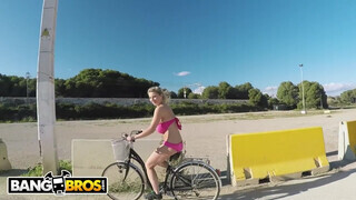 BANGBROS - Katerina Hartlova a nagy keblű milf