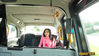Fake Taxi - Vékony méretes keblű latina lány