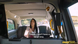 Fake Taxi - Megan Fiore a izgató hatalmas mellű csaj