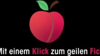 Amatőr tetovált hatalmas cickós tini lány