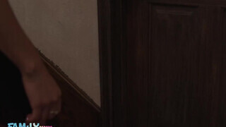 FamilyXXX - Vanessa Moon a fullos latin amerikai lány