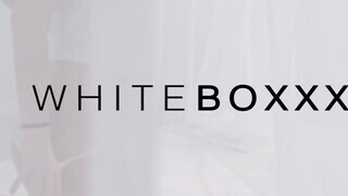WhiteBoxxx - Darcia Lee a méretes mellű magyar kokeró csaj