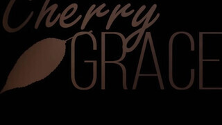 Cherry Grace a hatalmas tőgyes amatőr lány