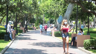 Izgató méretes cickós venezuelai csaj