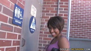 Imani Rose a hatalmas cicis csoki csaj