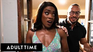 Unatkozó asszony Ana Foxxx párnán szexel és megdugja szerető férje!