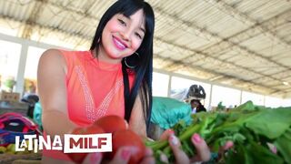 Sofia Galindo forró latin amerikai seggét keményen megdugják szaftos pinában