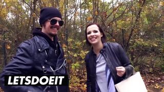 Hatalmas cicis néger hajú német lány felvétel a hatalmas kombiban vad baszásra