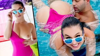 Edzésem a forró edzővel - hatalmas seggemet dugva teszteli állóképességemet