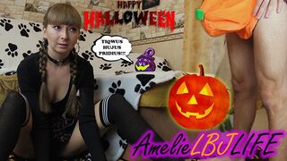 Kicsike boszorkány megidézi a hatalmas pélót és keményen megbasszák, hogy beleélvezzen a puncijába - halloween 2020