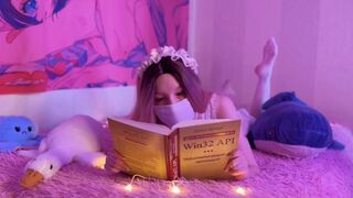 Apró tini sunát teleélvezik a tökéletes seggén